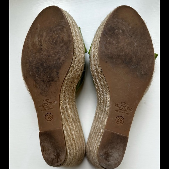 VALENTINO Patent Leather Bow Accent Espadrills - Picture 6 of 6